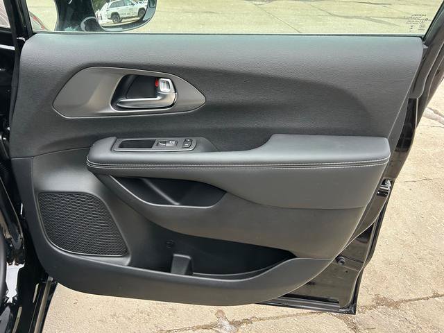 2026 Chrysler Pacifica Select - Photo 22