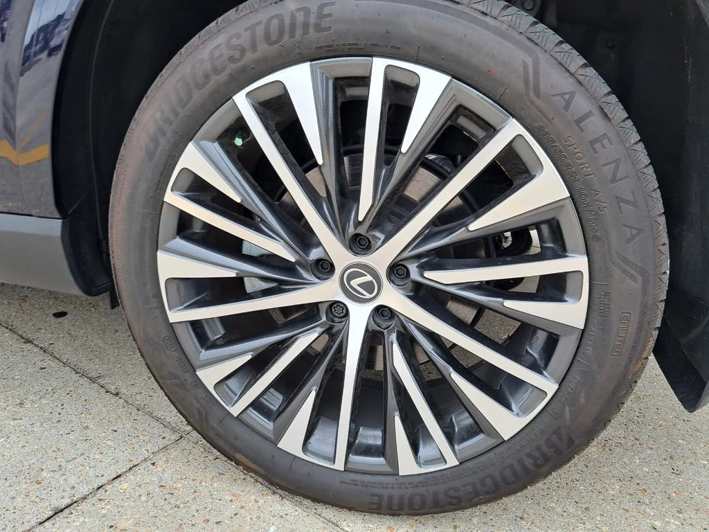 Used 2024 Mica Lexus 350 Premium Plus image 28