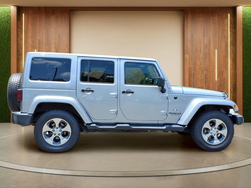 Used 2017 Silver Jeep Unlimited Sahara image 32