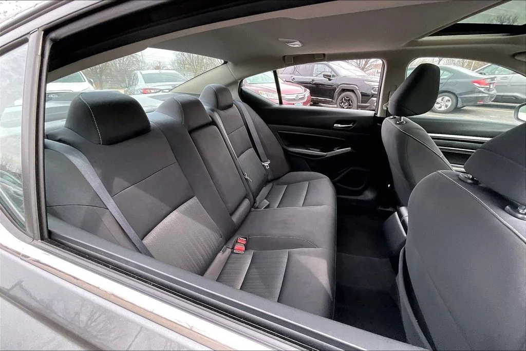 Used 2022 Gray Nissan 2.5 SV image 29