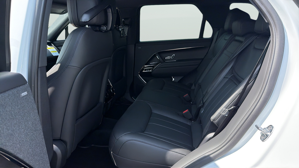 New 2026 Fuji White Land Rover Dynamic SE image 17