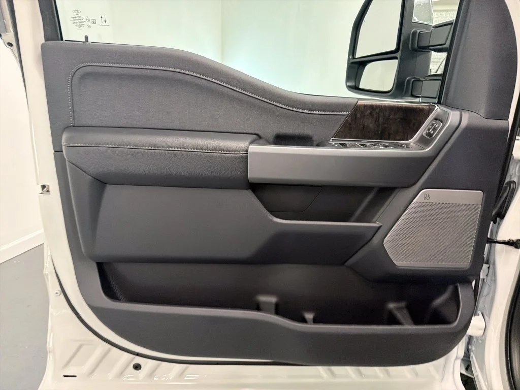 New 2026 Star White Metallic Tri-Coat Ford F-350® Lariat® image 13