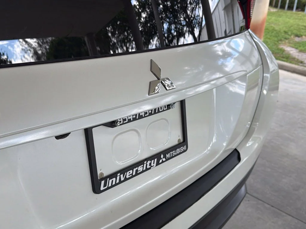 Used 2020 White Mitsubishi ES image 15