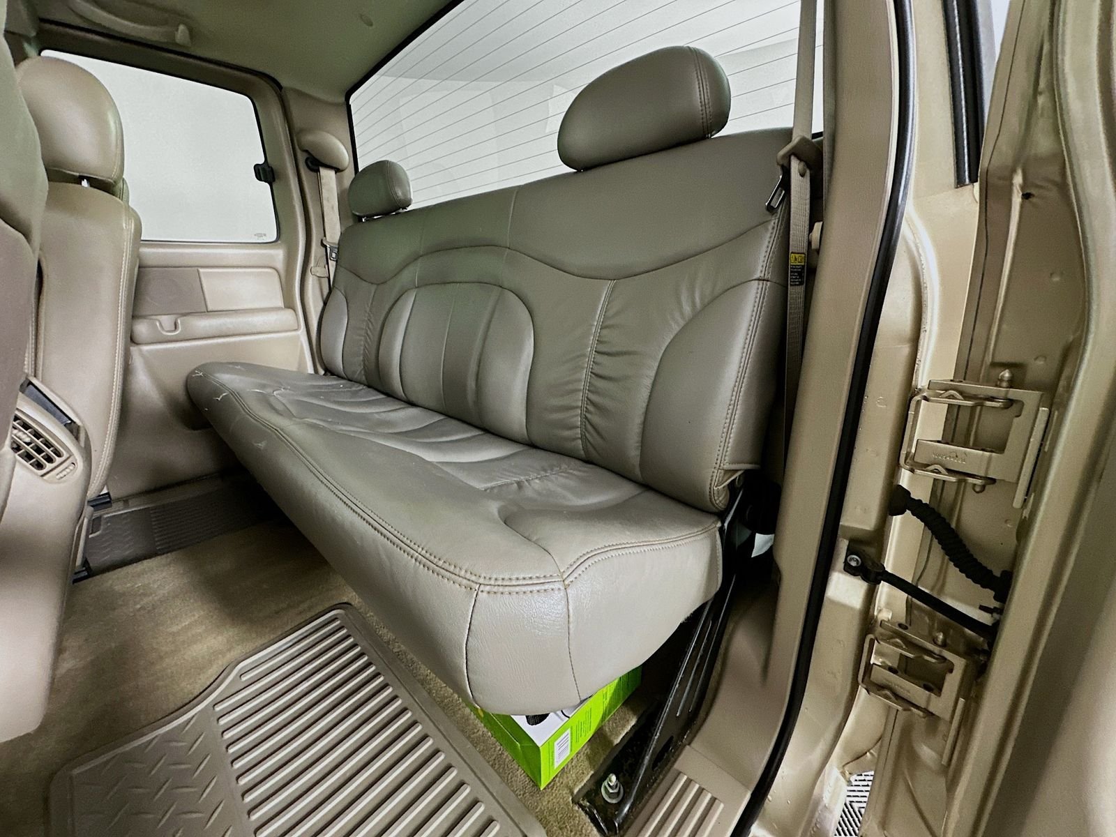 Used 2004 Sandstone Metallic Chevrolet Base image 23
