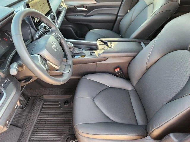 Used 2025 Blueprint Toyota XLE image 13