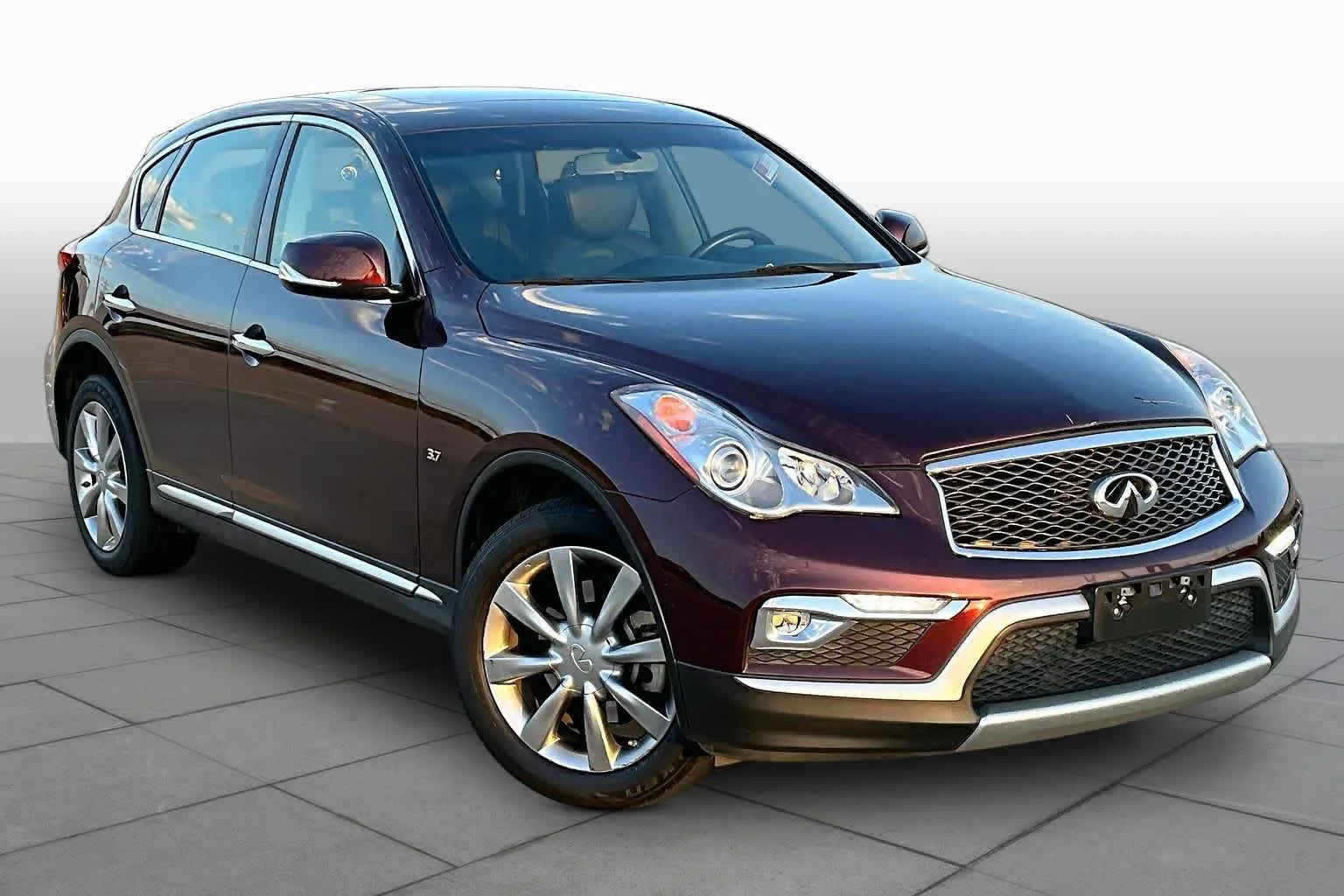 Pre-Owned 2016 INFINITI QX50