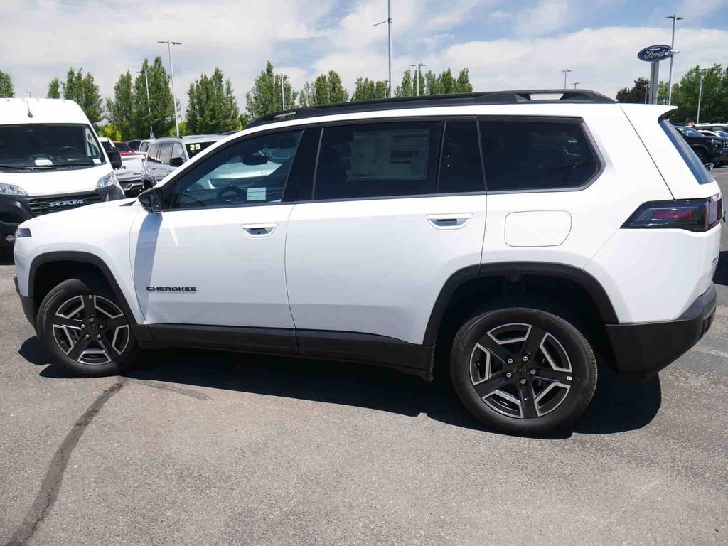 New 2026 Bright White Clear-Coat Exterior Paint Jeep Limited image 15