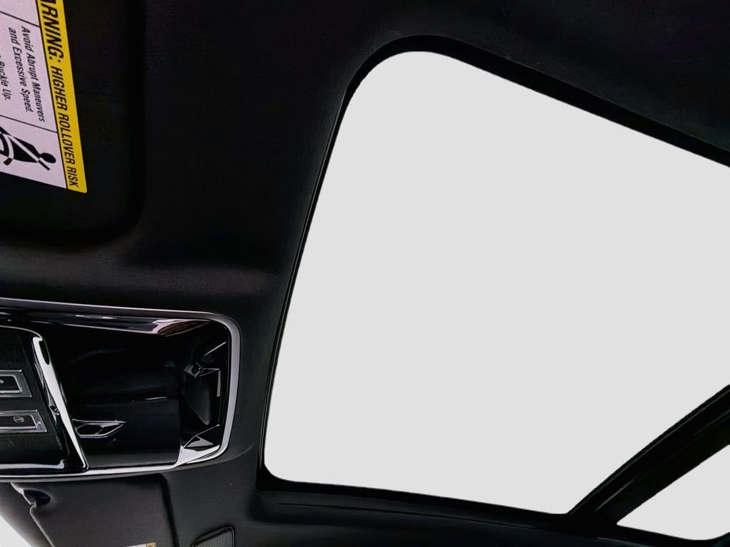 New 2026 Fuji White Land Rover S image 23