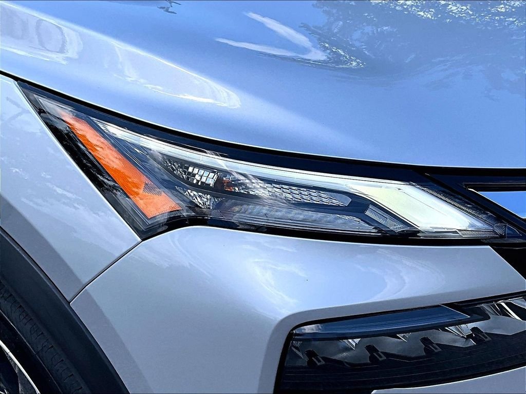 Used 2025 Silver Nissan SV image 31