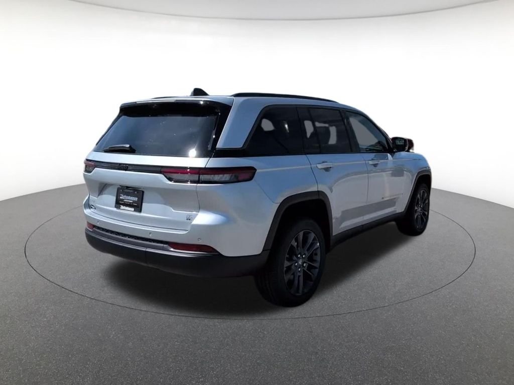 New 2026 Silver Zynith Jeep  image 4