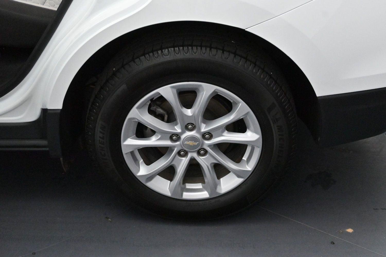 Used 2019 SUMMIT WHITE Chevrolet LS image 28