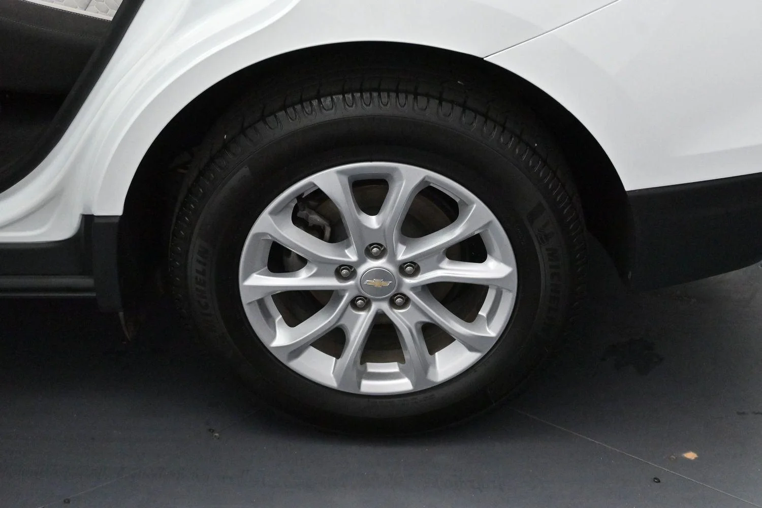 Used 2019 SUMMIT WHITE Chevrolet LS image 28