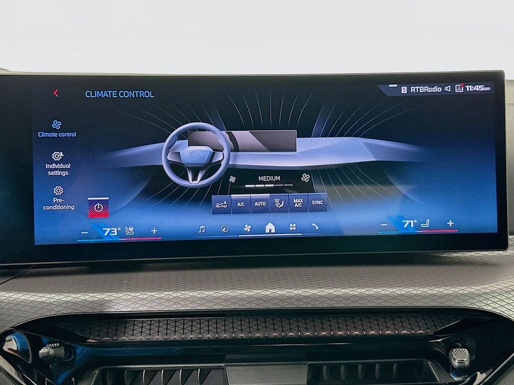 2025 BMW 4 Series M440i - Photo 16