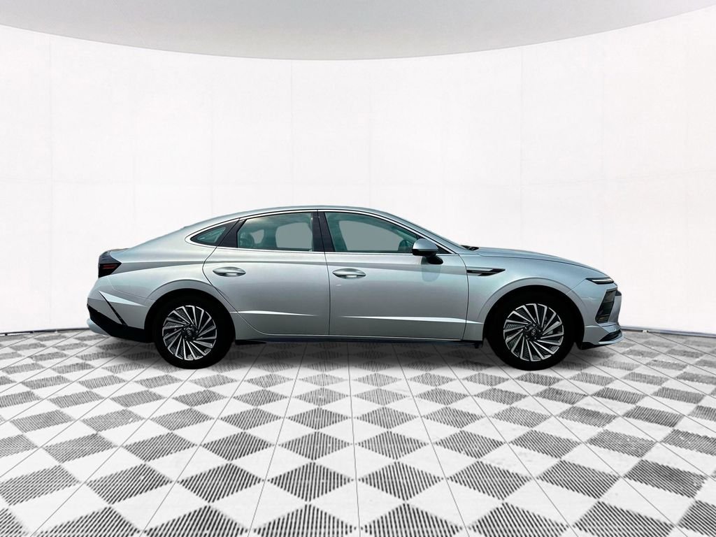 2025 Hyundai Sonata Hybrid SEL - Photo 13