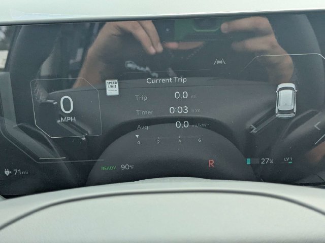 New 2027 Interstellar Gray Kia Wind image 28