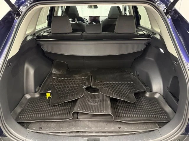 Used 2024  Toyota XLE image 6