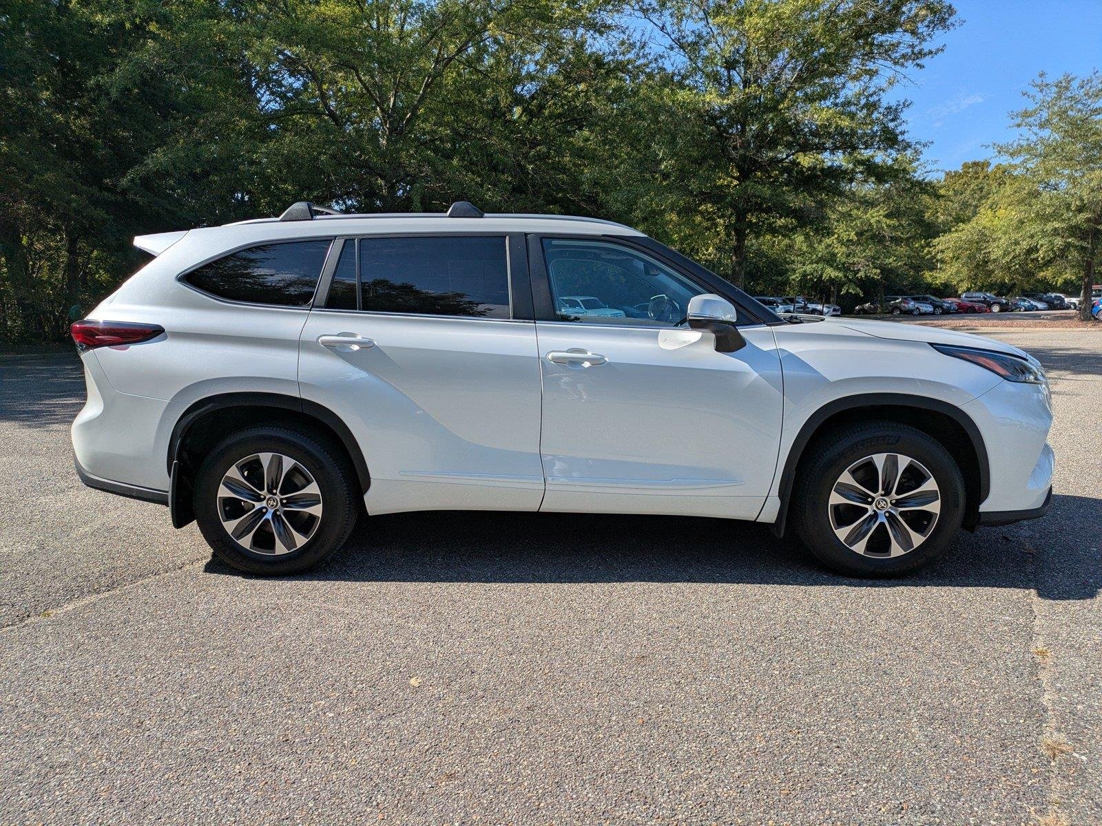 Used 2023 Wind Chill Pearl TOYOTA  image 3