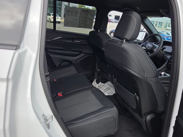 Used 2025 White Jeep Laredo image 13