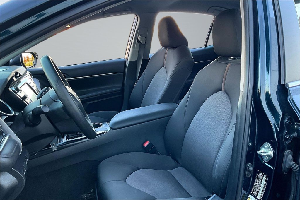 Used 2018 Blue Toyota LE image 21