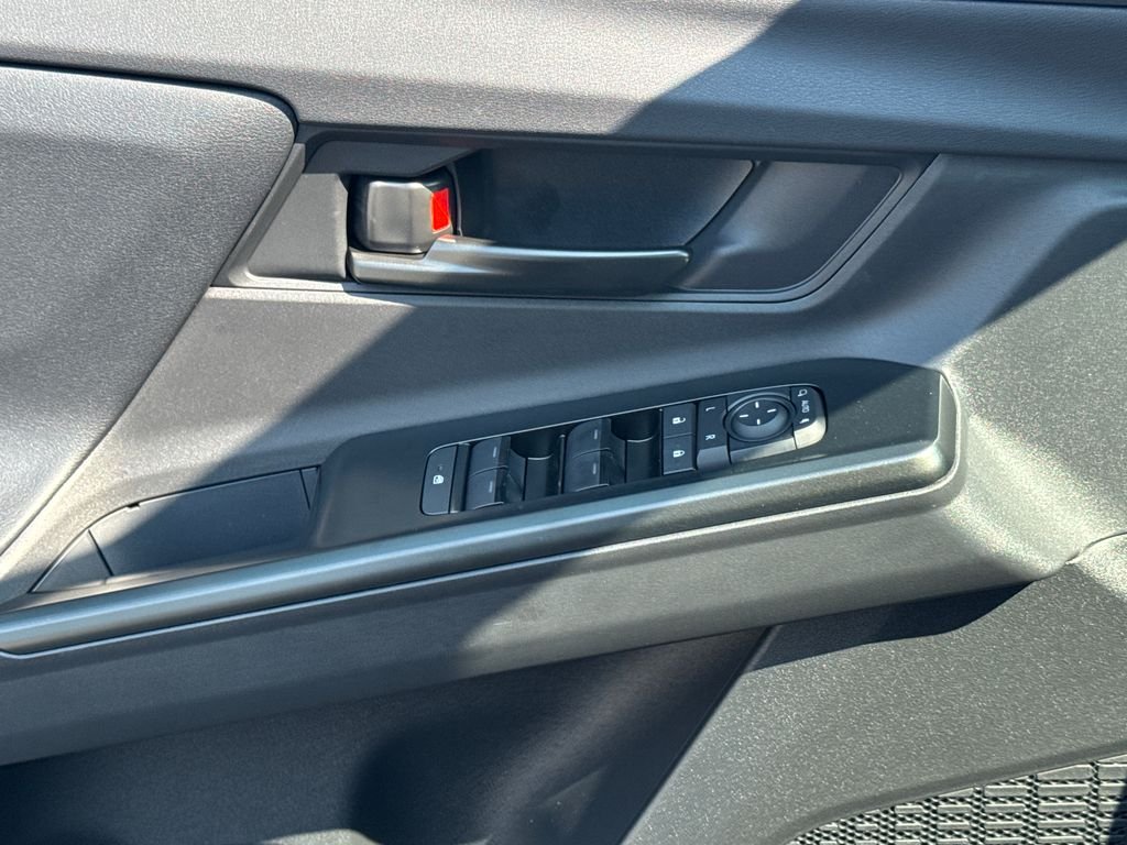 2026 Toyota bZ XLE - Photo 33