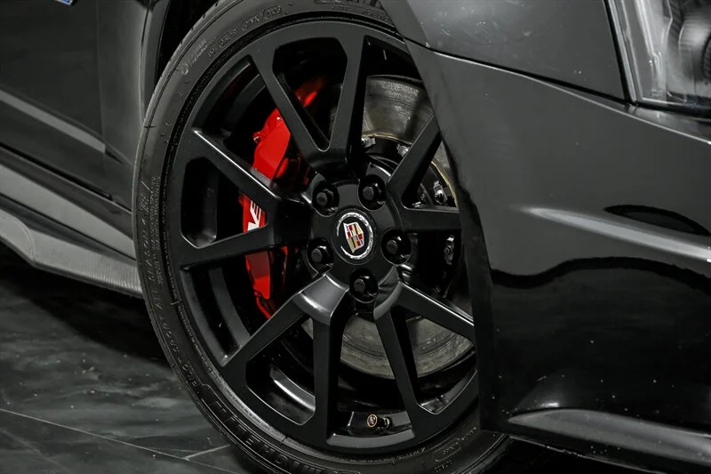 Used 2014 Black Diamond Tricoat Cadillac  image 3