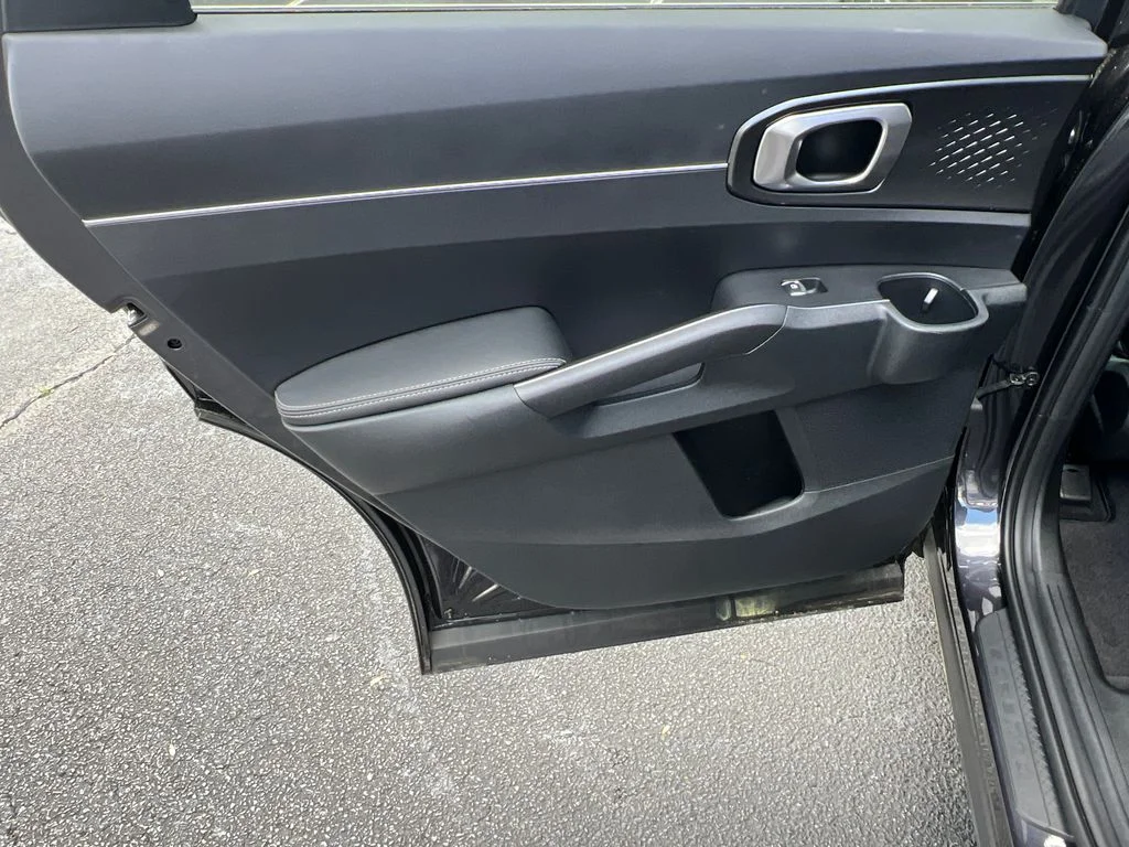 2025 Kia Sorento S - Photo 22