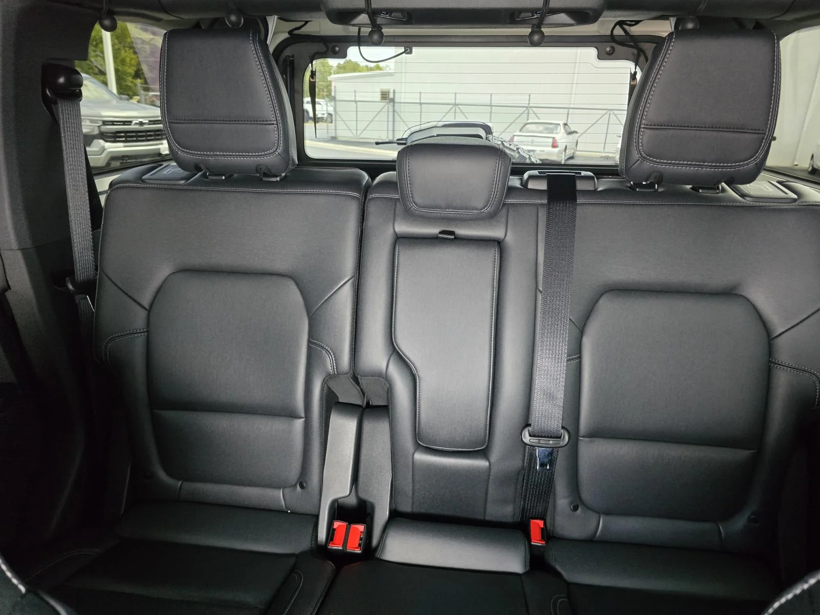 Used 2025 Gray Ford Badlands image 18