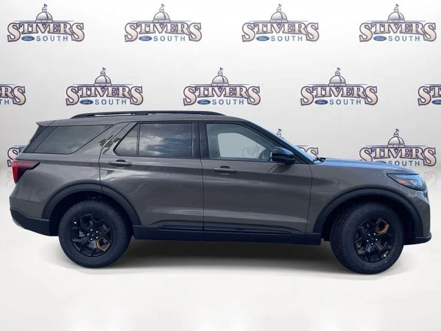 New 2026 Gray Ford Tremor image 2