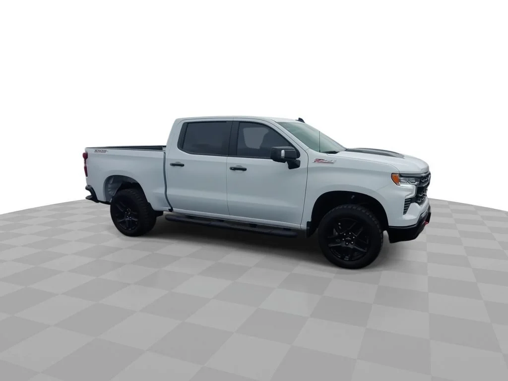 New 2026 Summit White Chevrolet LT Trail Boss image 6