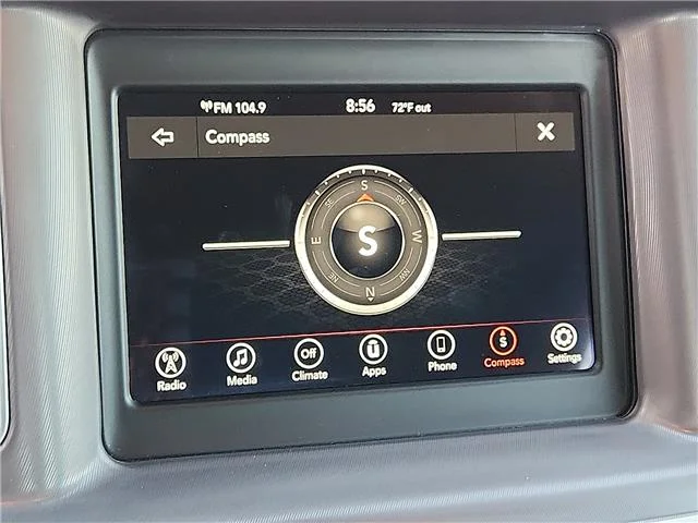 Used 2022 Silver Dodge SXT Rear-Wheel Drive image 17