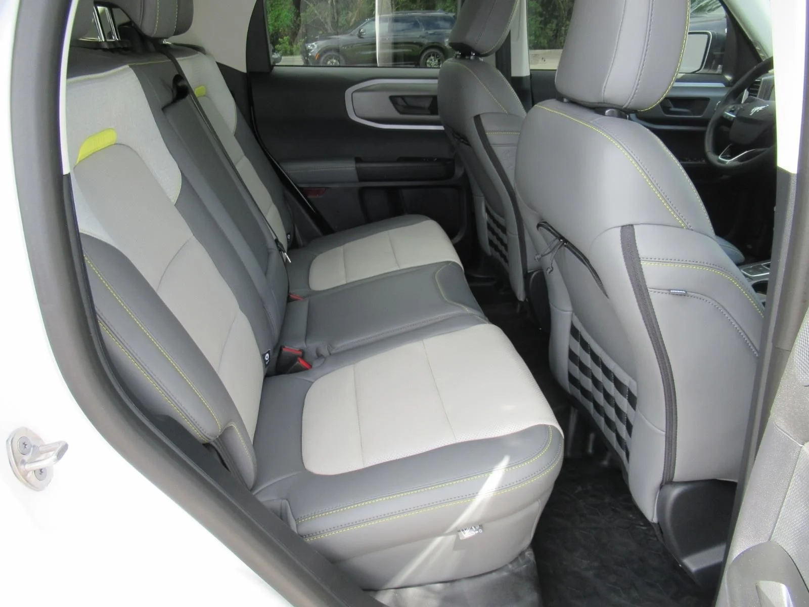 Used 2025 White Ford Badlands image 39