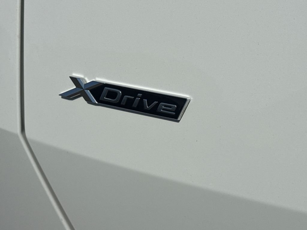 Used 2025 Alpine White BMW 30 xDrive image 9