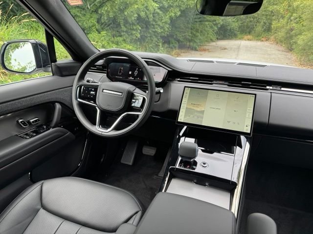 New 2026 Fuji White Land Rover SE image 28