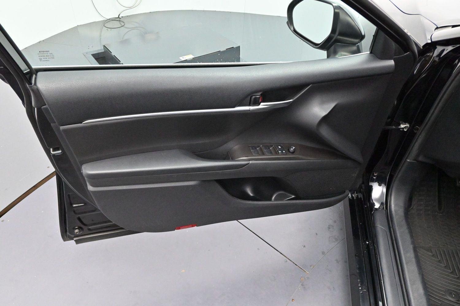 Used 2022 Midnight Black Metallic Toyota LE image 9