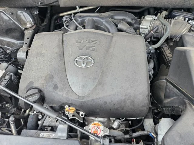 Used 2019  Toyota SE image 22