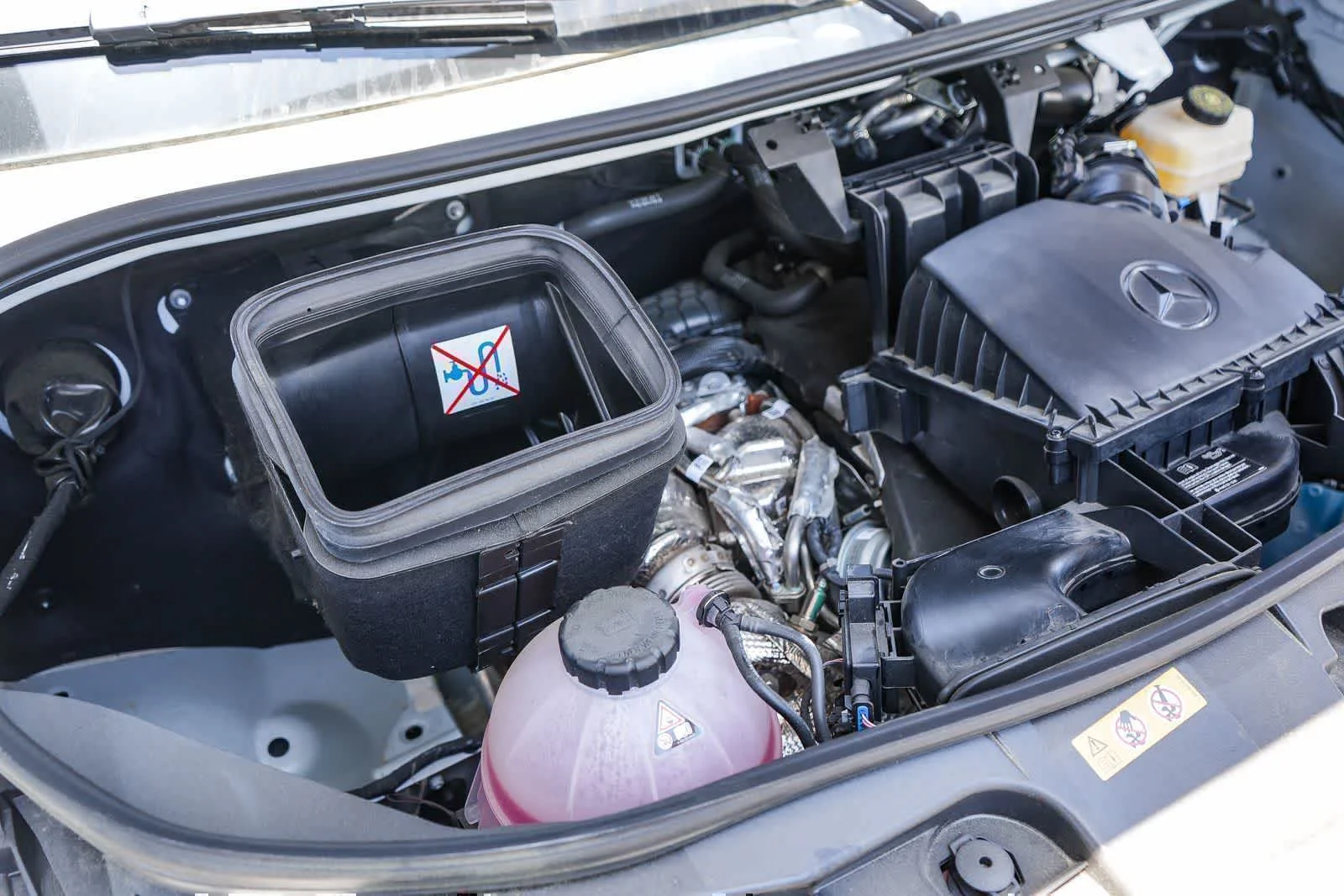 New 2025 Arctic+White Mercedes-Benz Cargo 144WB High Roof AWD 2.0L I4 Diesel Turbo HO image 29