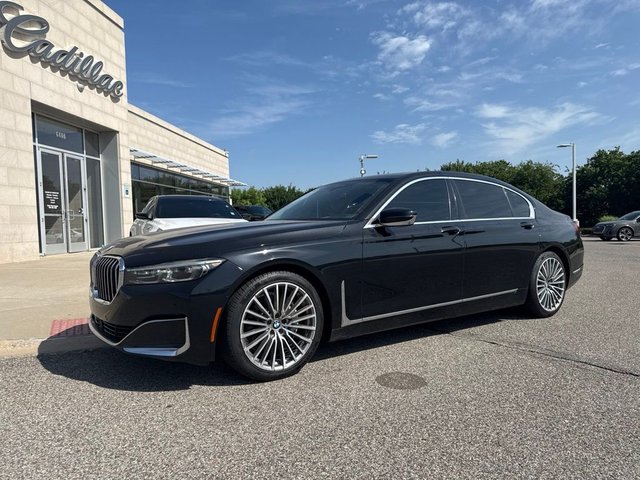 2022 BMW 7 Series 740i