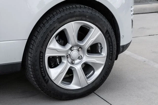 Used 2019 White Land Rover 5.0L V8 Supercharged image 70