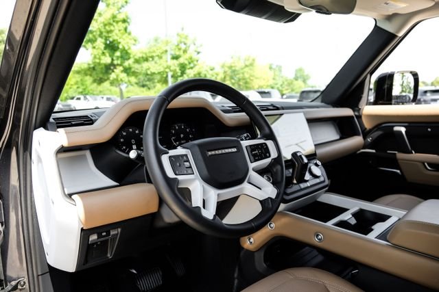 2026 Land Rover Defender 3
