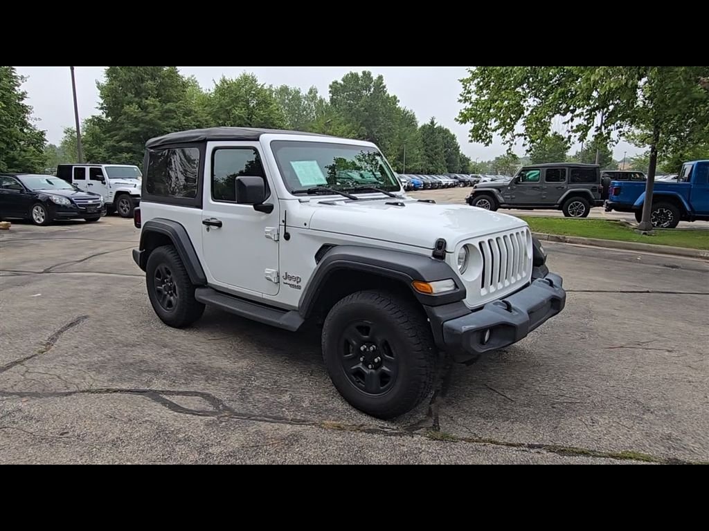 Used 2018 White Jeep Sport image 9