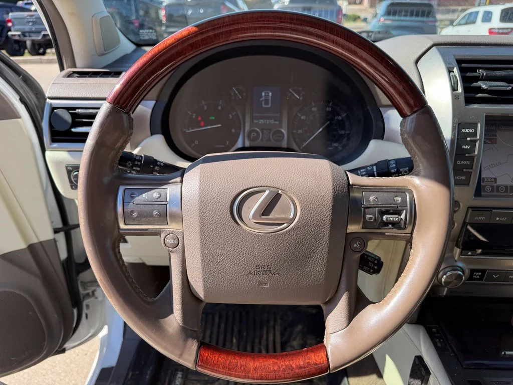 Used 2015 White Lexus 460 image 14