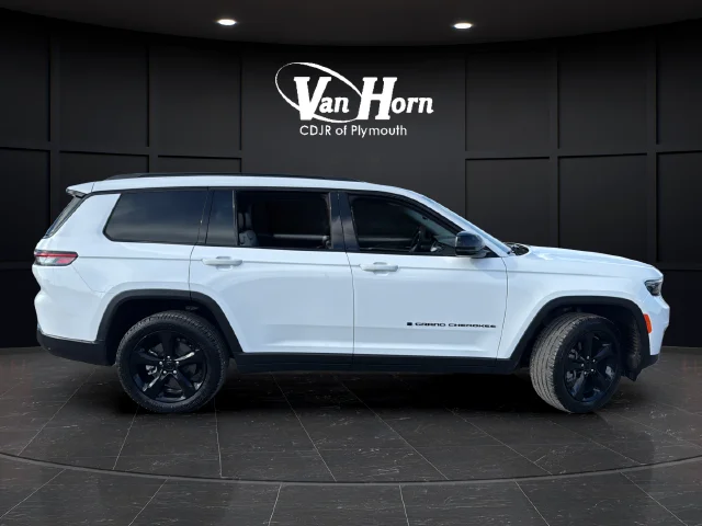 Used 2024 Bright White Clearcoat Jeep Limited image 8