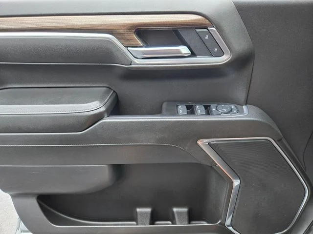 Used 2025 Gray Chevrolet LT image 34