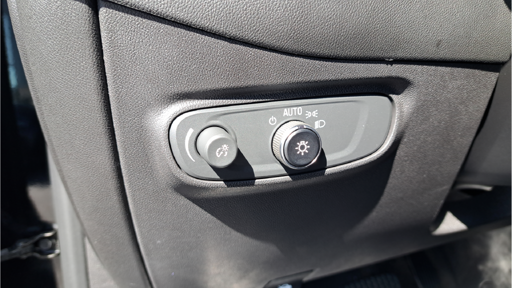 Used 2022 Black Chevrolet LT image 24