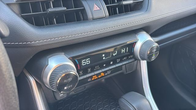 Used 2025 Pearl Toyota LE image 20