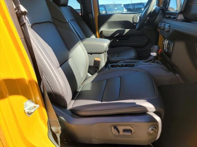 New 2026 Goldilocks Exterior Paint Jeep Sahara image 32