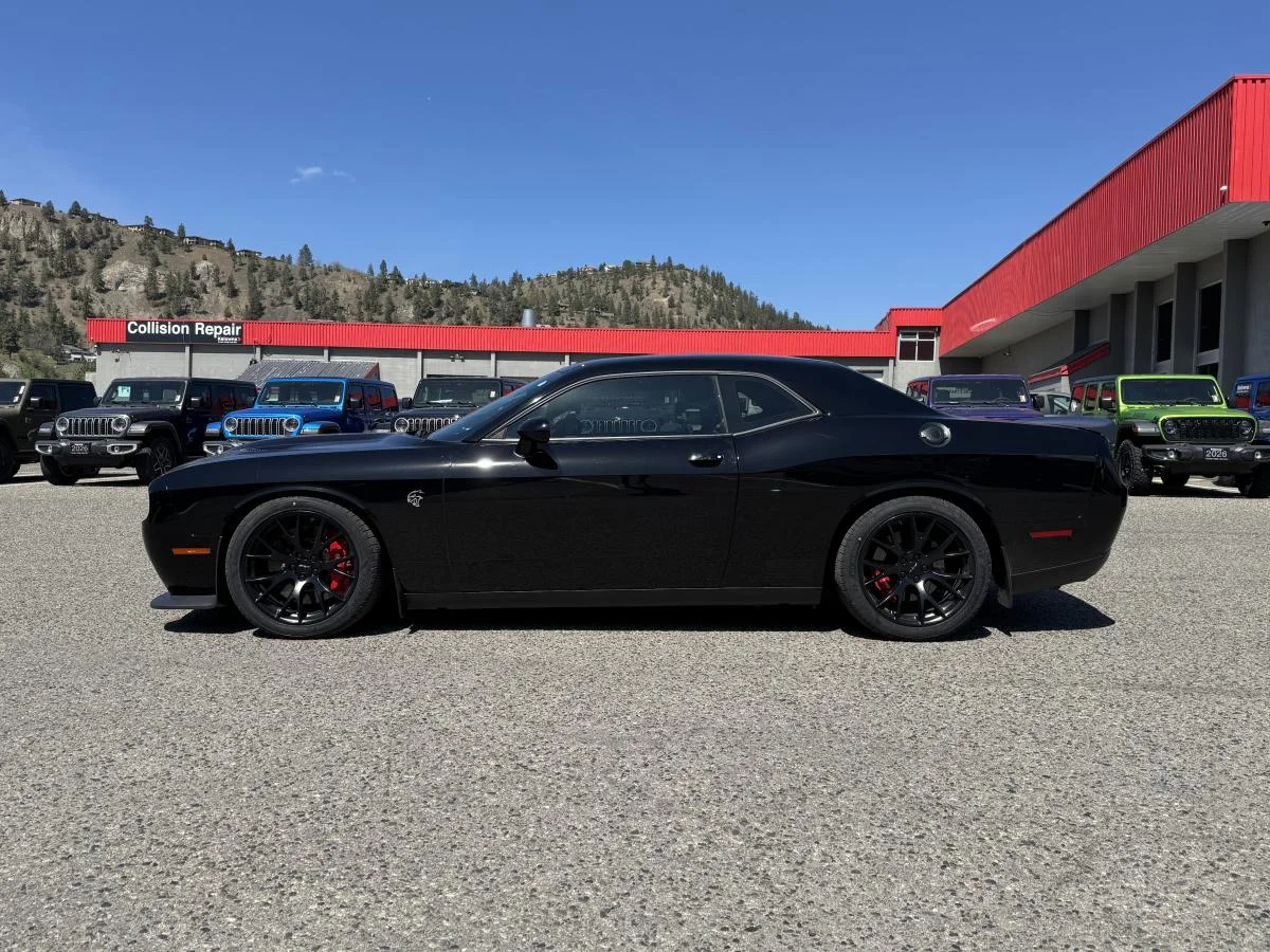 Used 2015 Black Dodge Srt Hellcat image 9