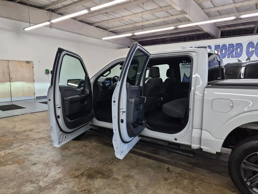 Certified Used 2023 Avalanche Ford XLT image 18