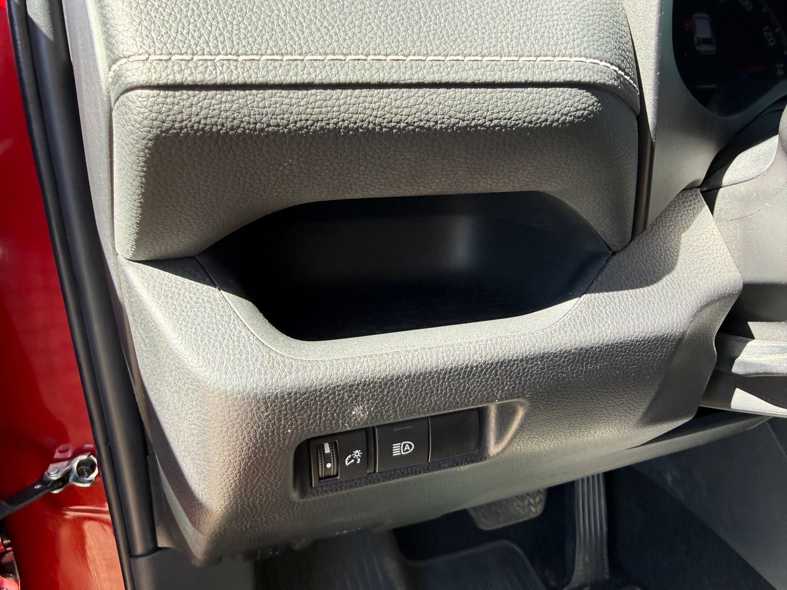 2025 Toyota RAV4 LE - Photo 13