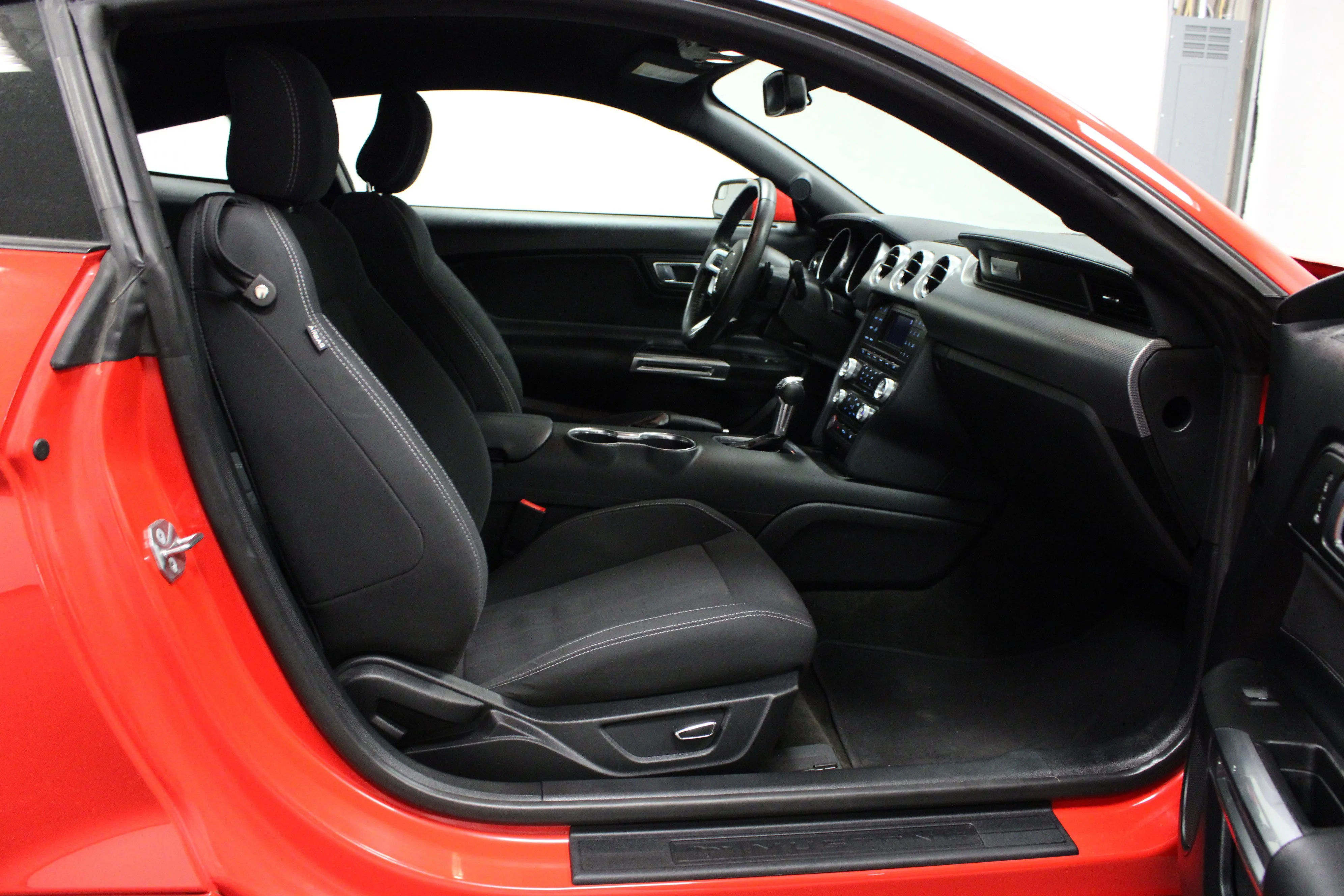 Used 2018 Race Red Ford GT image 14